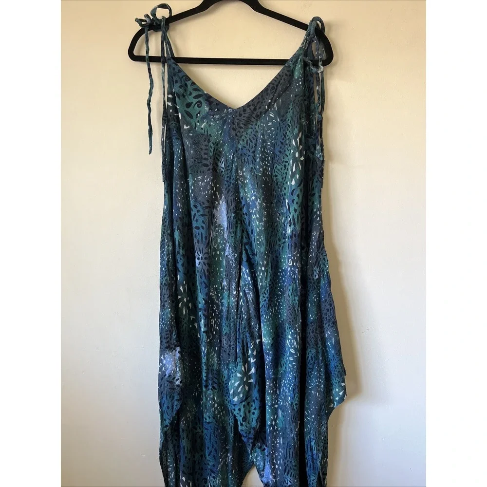 Free People el Porto Harem Jumpsuit Blue Green SIZE M Rayon Cover-up  Romper